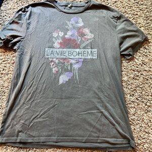 Grey flower bouquet t-shirt